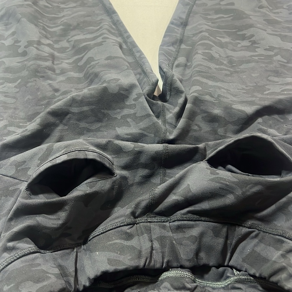 Alphalete men’s dark camo joggers - Picture 3 of 10